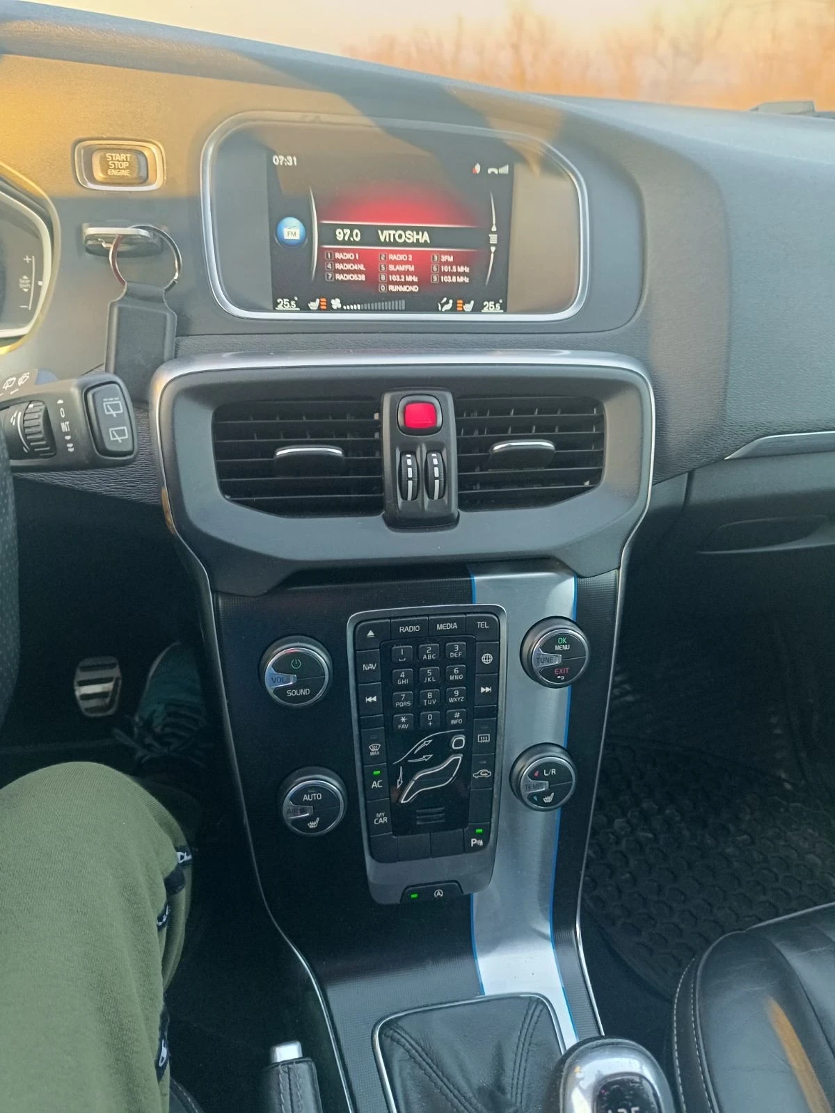 Volvo V40  - изображение 6