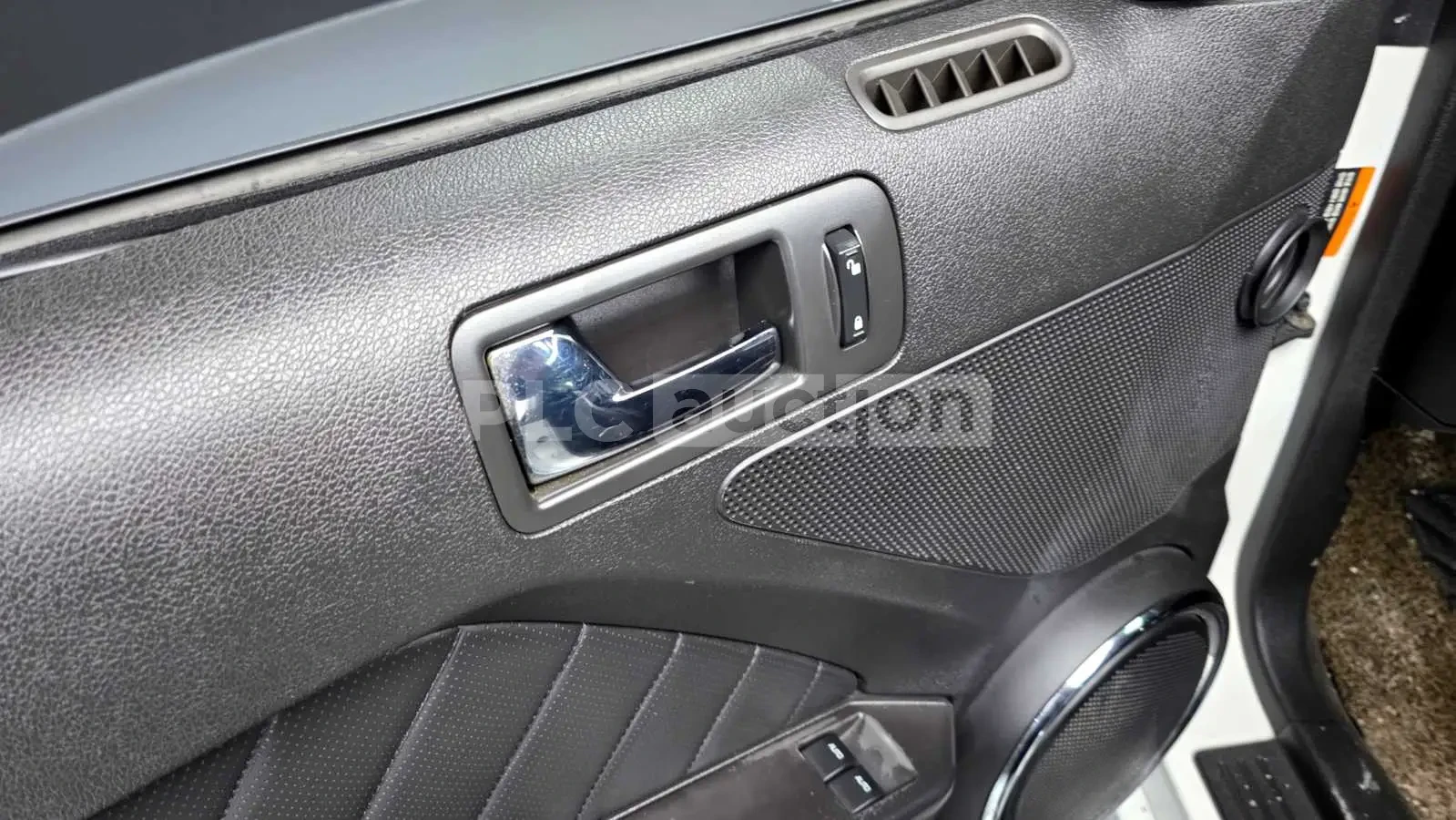 Ford Mustang КРАЙНА ЦЕНА, снимка 13 - Автомобили и джипове - 53965618