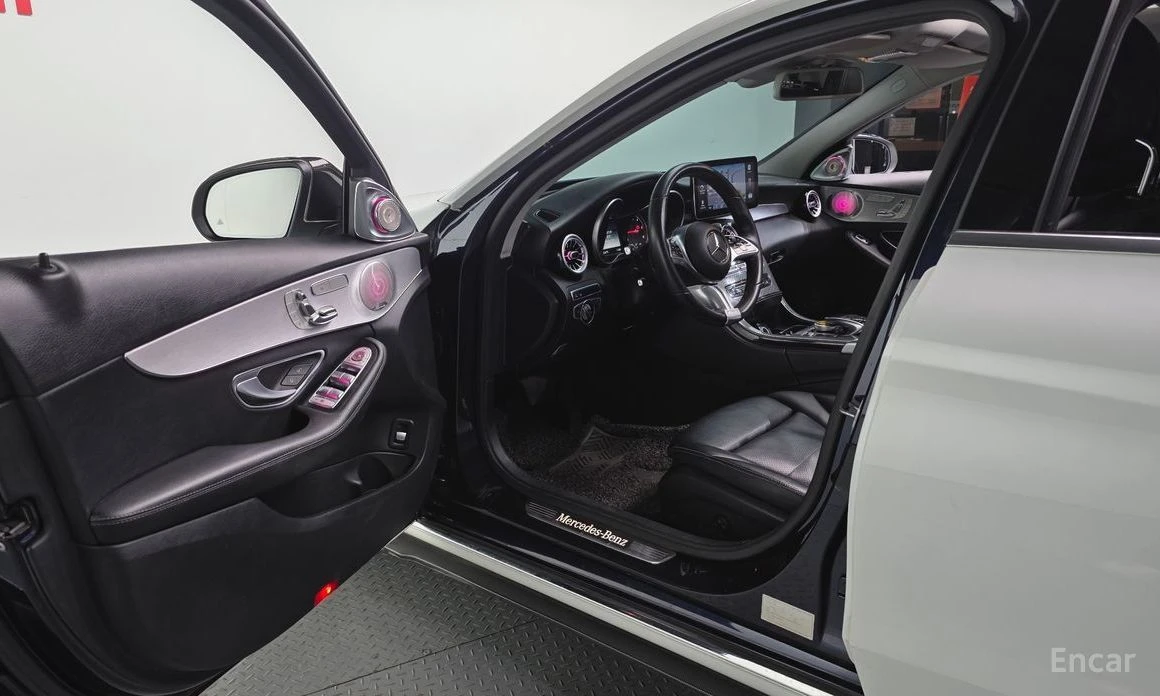 Mercedes-Benz C 220, снимка 10 - Автомобили и джипове - 54109671