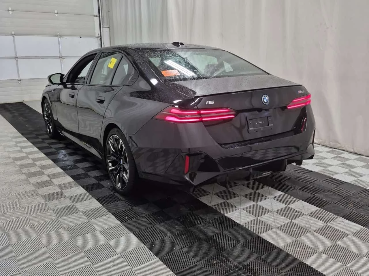 BMW i5 M60 XDRIVE| HUD| 360| AMBIENT| 2 КЛЮЧА| ОБДУХВАНЕ, снимка 4 - Автомобили и джипове - 54133508