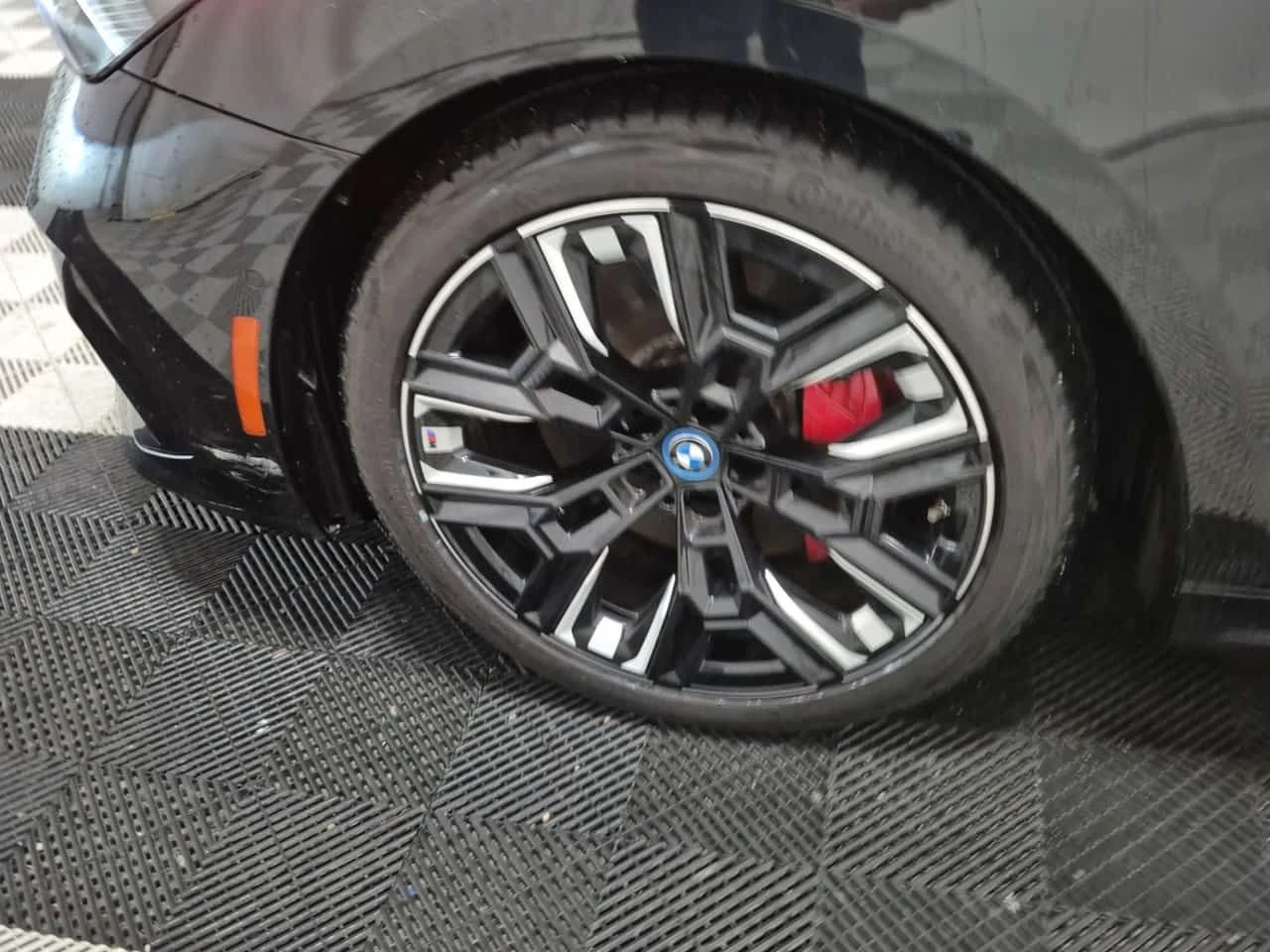 BMW i5 M60 XDRIVE| HUD| 360| AMBIENT| 2 КЛЮЧА| ОБДУХВАНЕ, снимка 17 - Автомобили и джипове - 54133508