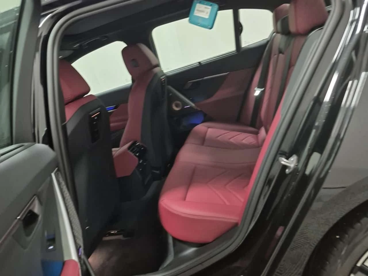 BMW i5 M60 XDRIVE| HUD| 360| AMBIENT| 2 КЛЮЧА| ОБДУХВАНЕ, снимка 12 - Автомобили и джипове - 54133508