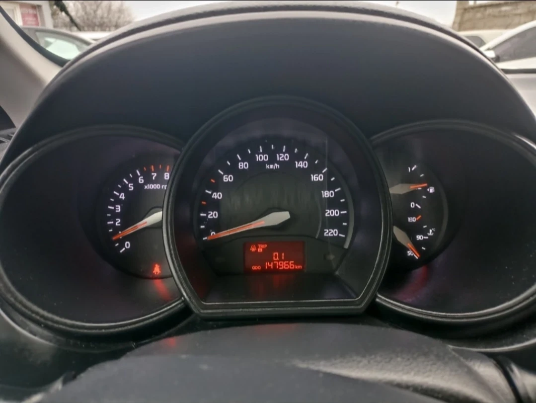 Kia Rio, снимка 10 - Автомобили и джипове - 54245737