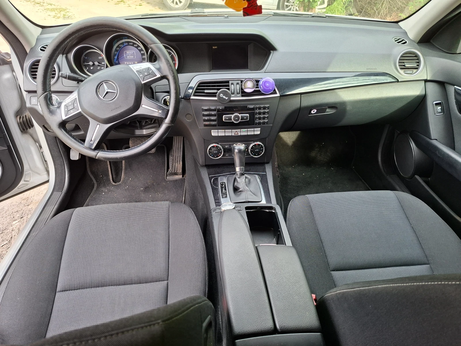 Mercedes-Benz C 200, снимка 12 - Автомобили и джипове - 54479026