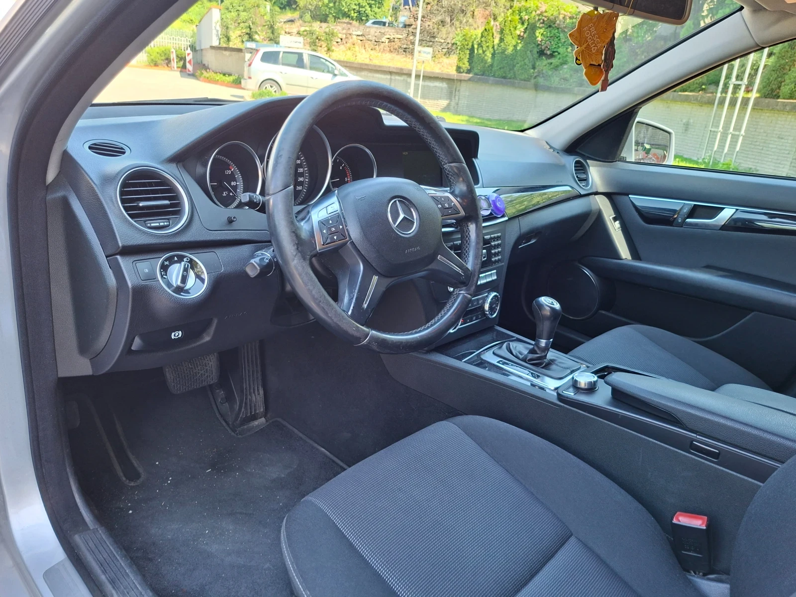 Mercedes-Benz C 200, снимка 13 - Автомобили и джипове - 54479026
