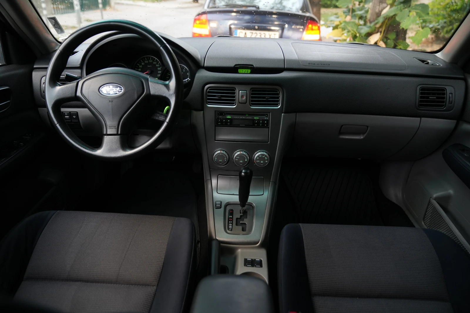 Subaru Forester 2.0 X, снимка 15 - Автомобили и джипове - 54544464