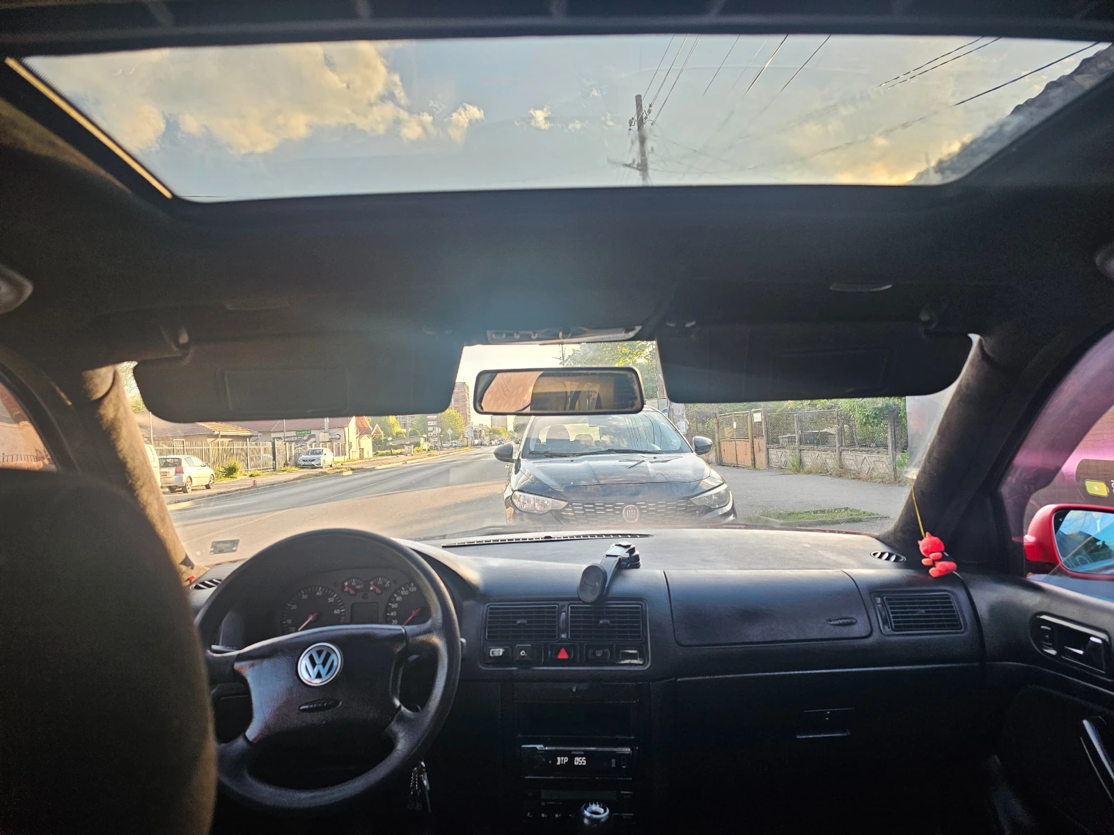 VW Golf 1.6-Газ-Инж-Гаражен, снимка 13 - Автомобили и джипове - 54574775