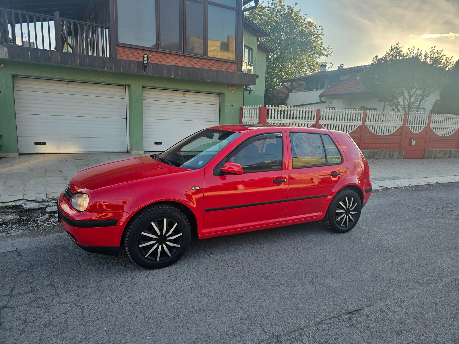 VW Golf 1.6-Газ-Инж-Гаражен, снимка 6 - Автомобили и джипове - 54574775