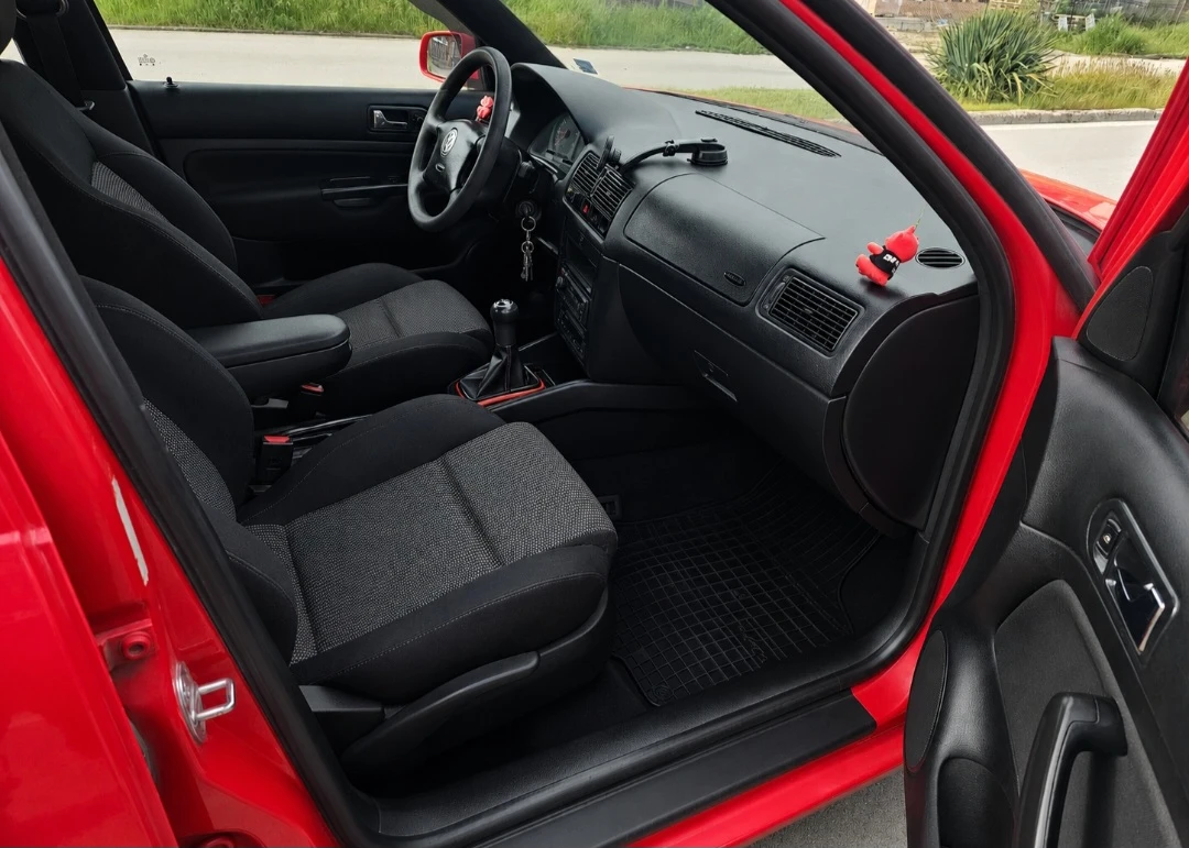 VW Golf 1.6-Газ-Инж-Гаражен, снимка 14 - Автомобили и джипове - 54574775
