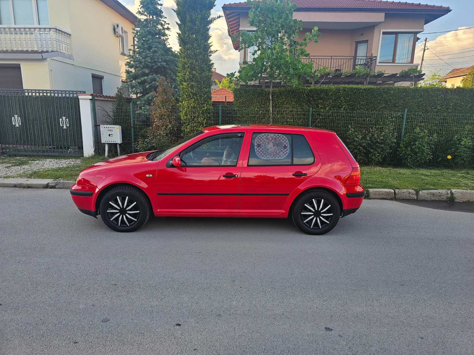 VW Golf 1.6-Газ-Инж-Гаражен, снимка 7 - Автомобили и джипове - 54574775