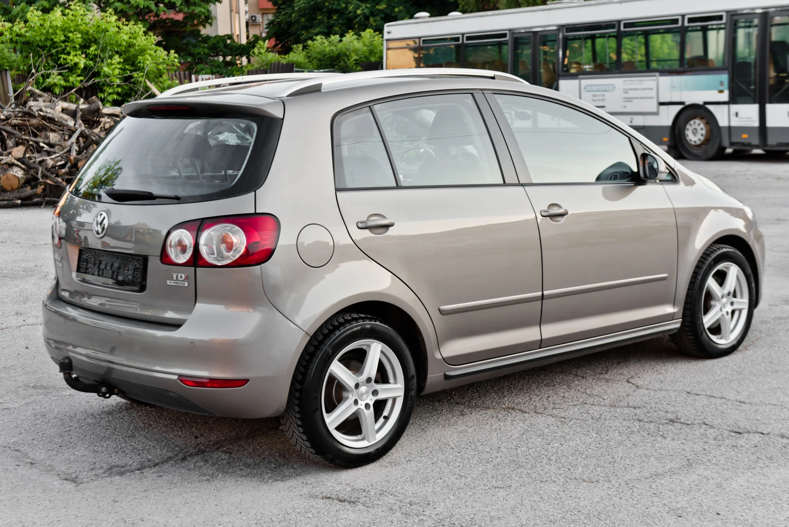 VW Golf Plus 1.6 TDI - 105 кс. - FACELIFT - MULTIMEDIA, снимка 7 - Автомобили и джипове - 54877949