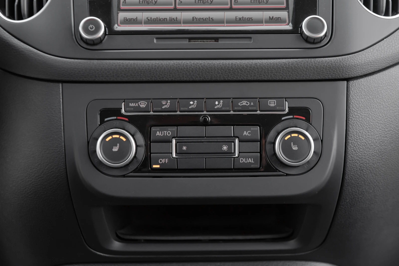 VW Golf Plus 1.6 TDI - 105 кс. - FACELIFT - MULTIMEDIA, снимка 16 - Автомобили и джипове - 54877949
