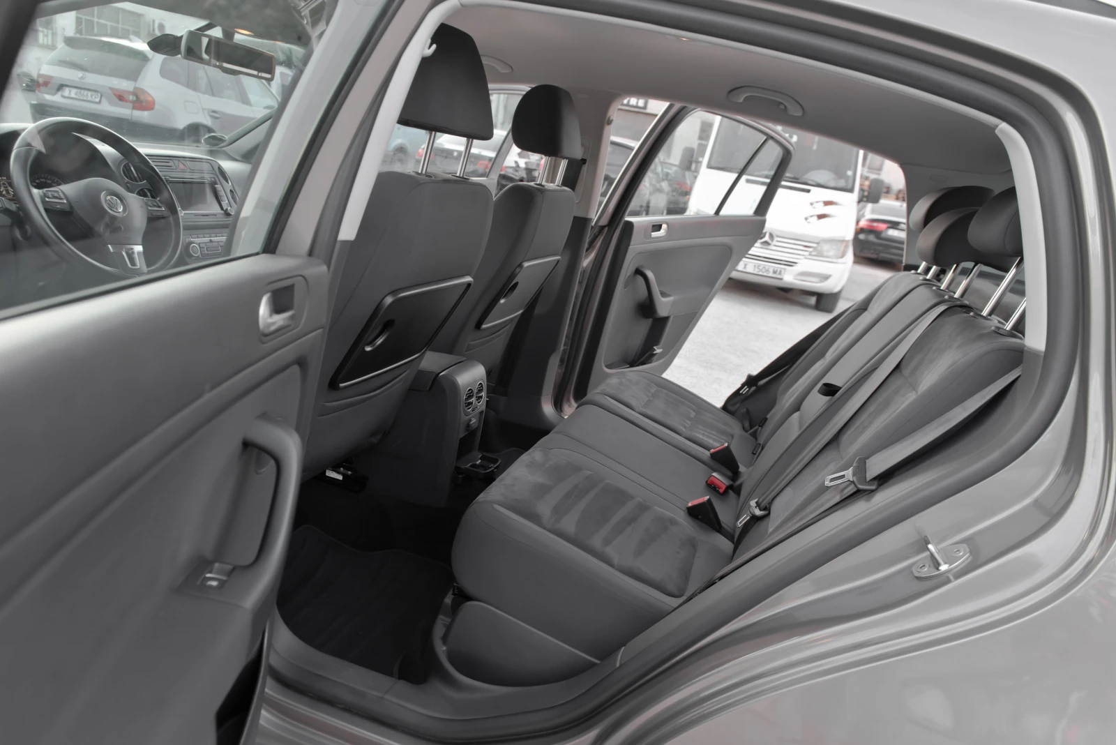 VW Golf Plus 1.6 TDI - 105 кс. - FACELIFT - MULTIMEDIA, снимка 10 - Автомобили и джипове - 54877949