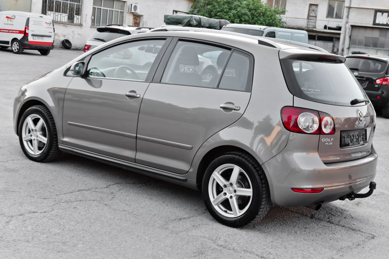 VW Golf Plus 1.6 TDI - 105 кс. - FACELIFT - MULTIMEDIA, снимка 5 - Автомобили и джипове - 54877949