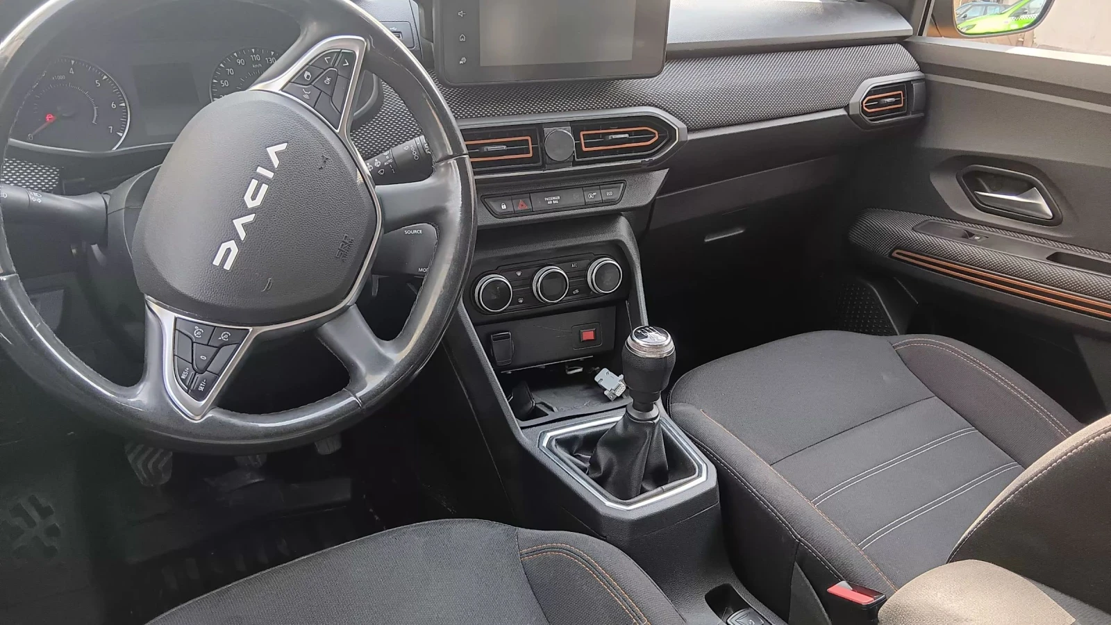 Dacia Sandero 1000куб.90к.с., снимка 6 - Автомобили и джипове - 54991150