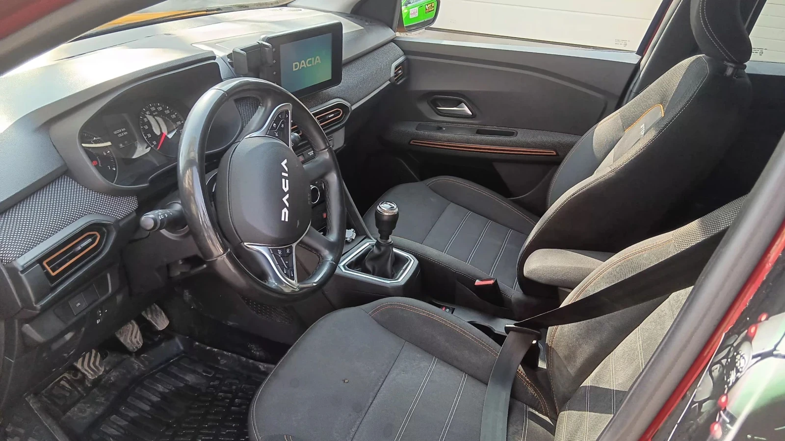 Dacia Sandero 1000куб.90к.с., снимка 8 - Автомобили и джипове - 54991150
