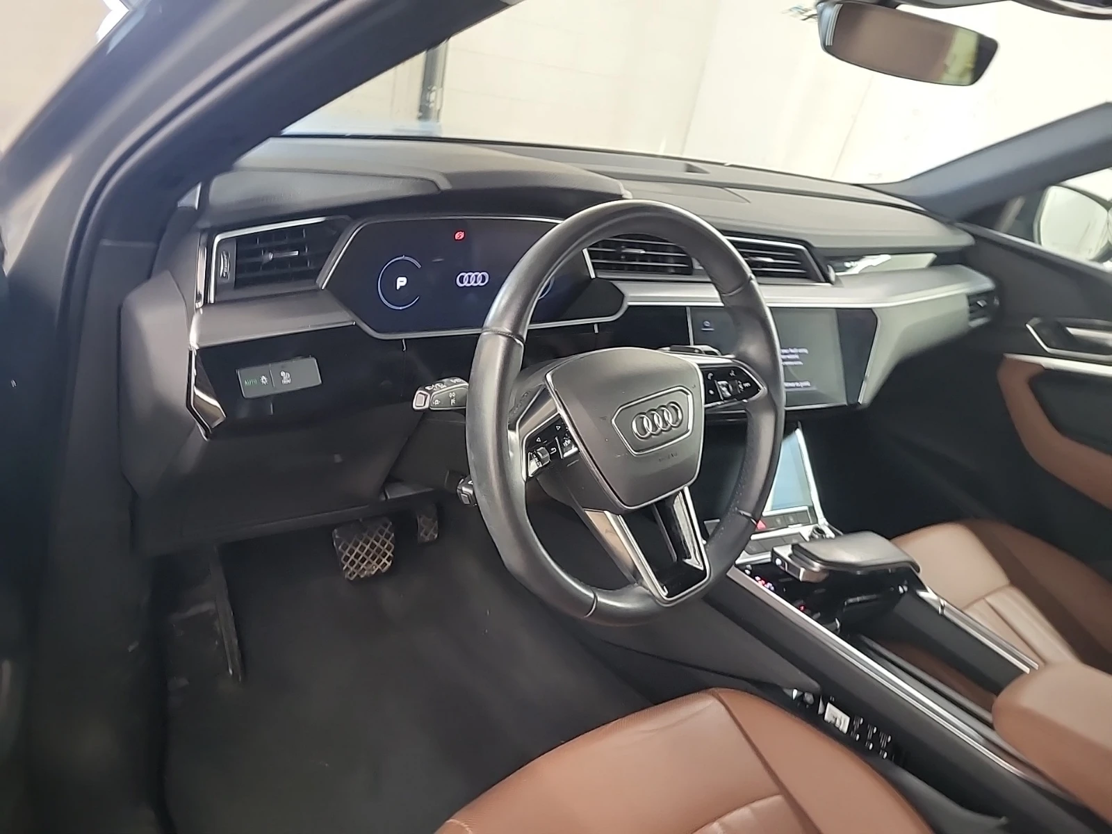 Audi E-Tron, снимка 11 - Автомобили и джипове - 55394551