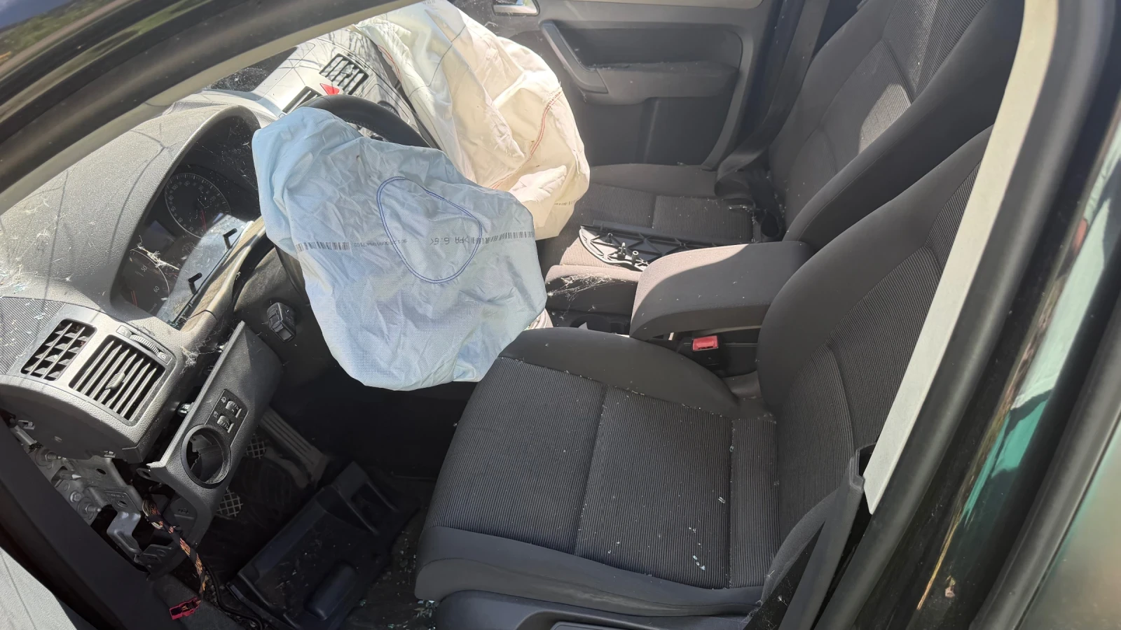 VW Touran, снимка 4 - Автомобили и джипове - 55501197