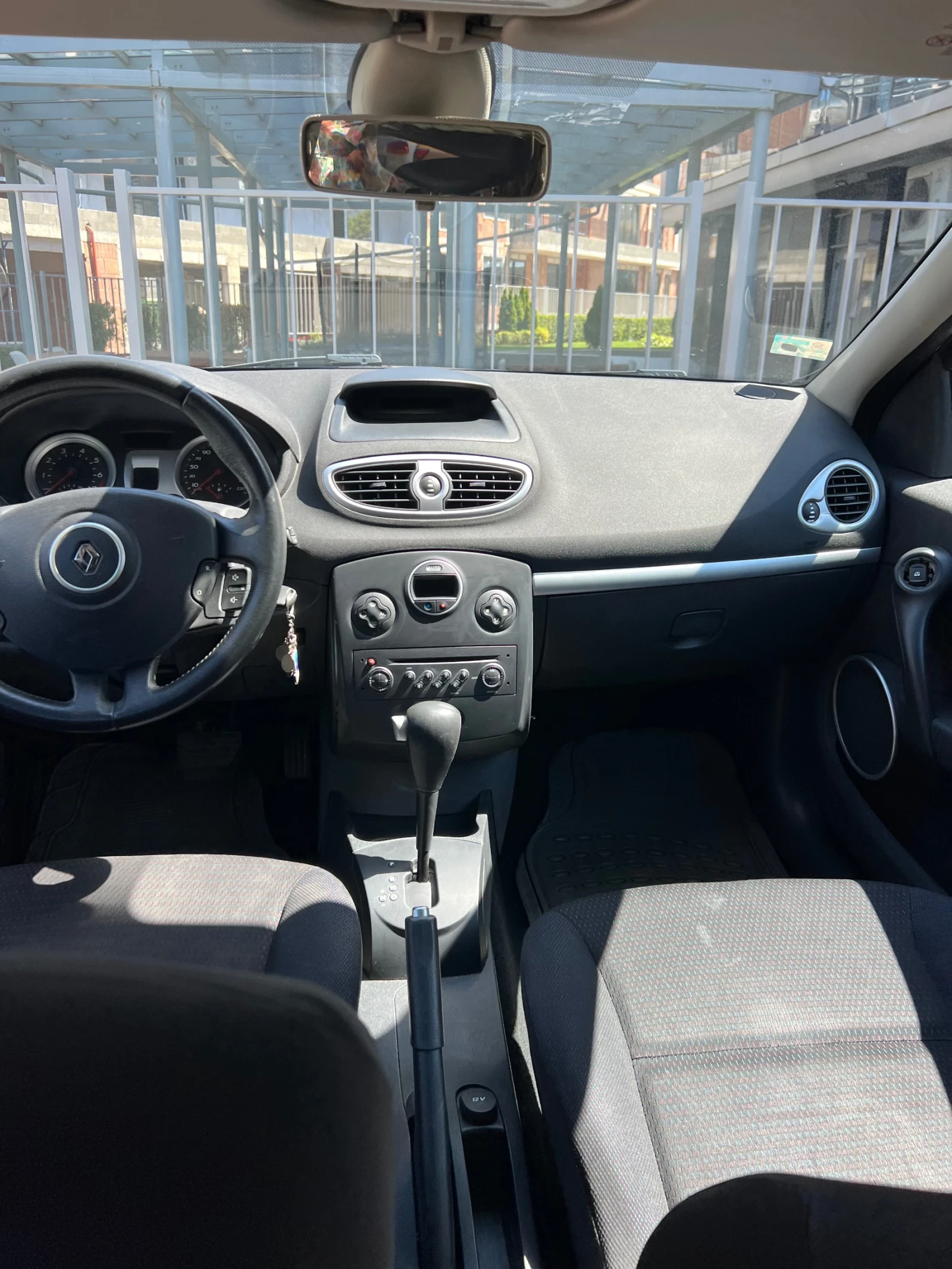 Renault Clio, снимка 4 - Автомобили и джипове - 55940289