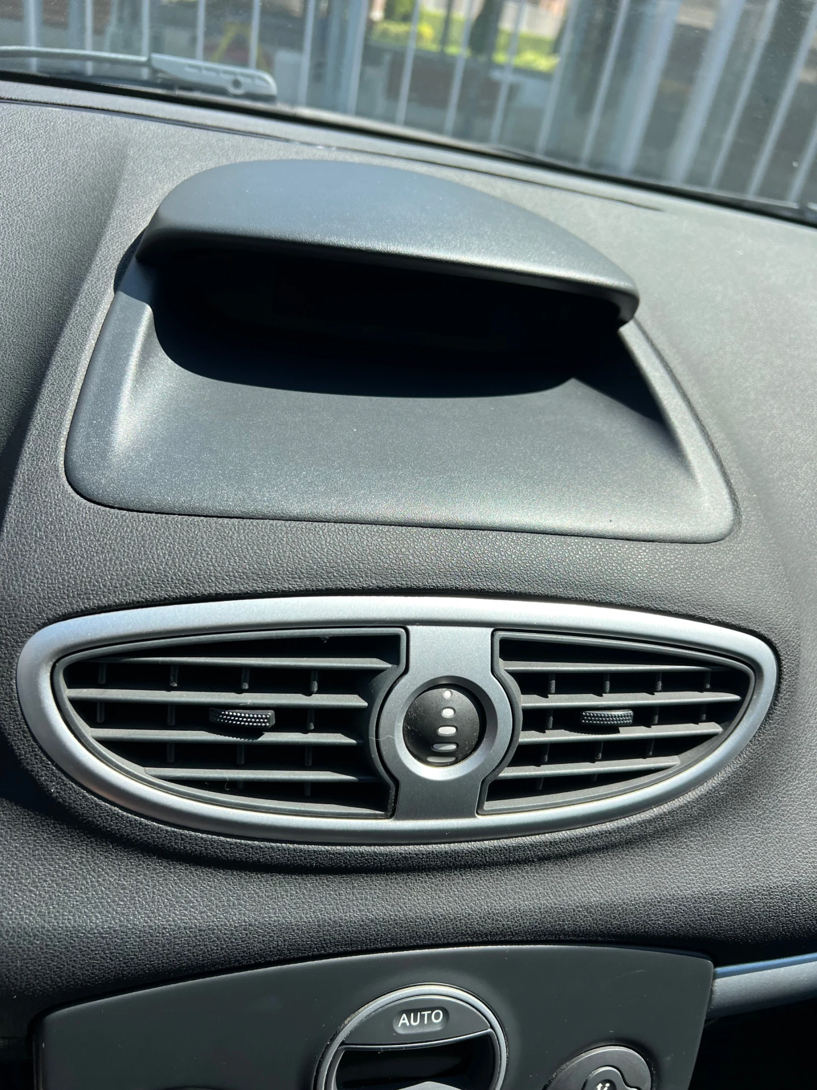 Renault Clio, снимка 5 - Автомобили и джипове - 55940289