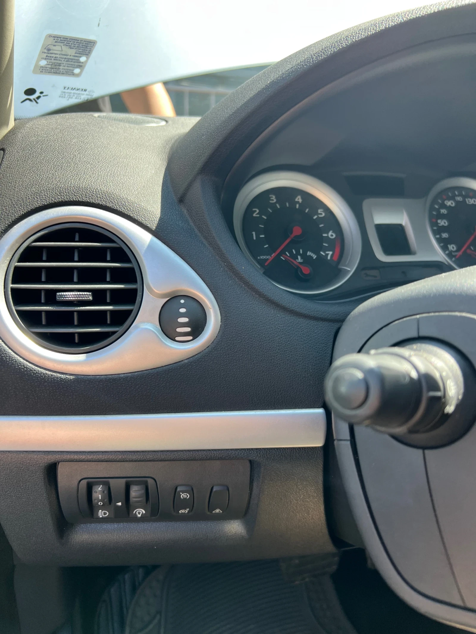 Renault Clio, снимка 13 - Автомобили и джипове - 55940289
