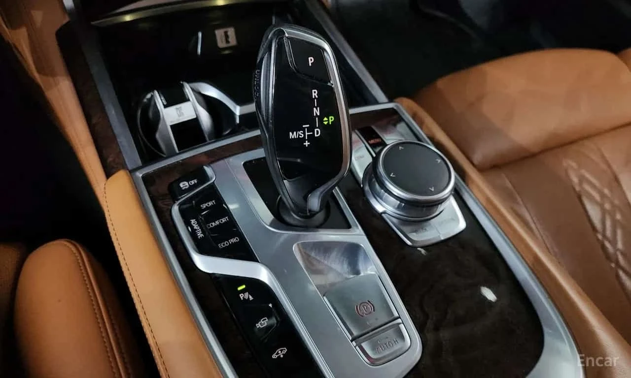 BMW 740 * 740Li xDrive * ЦЕНА ДО БГ, снимка 10 - Автомобили и джипове - 56313682