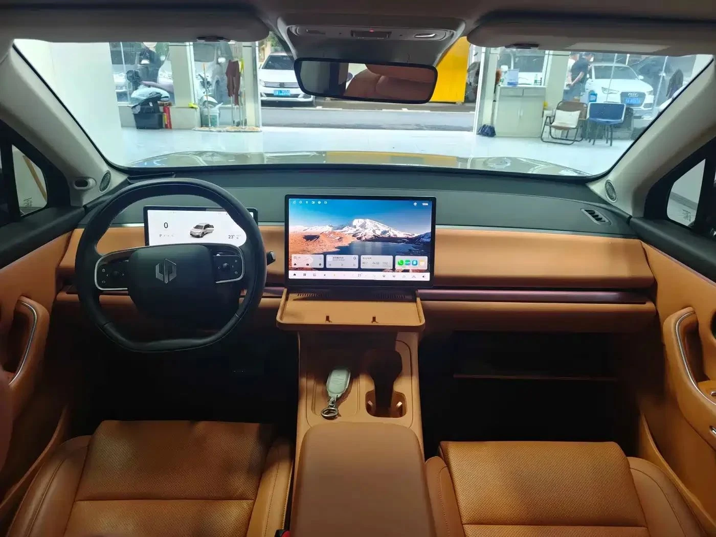 Leapmotor C10, снимка 9 - Автомобили и джипове - 56690010