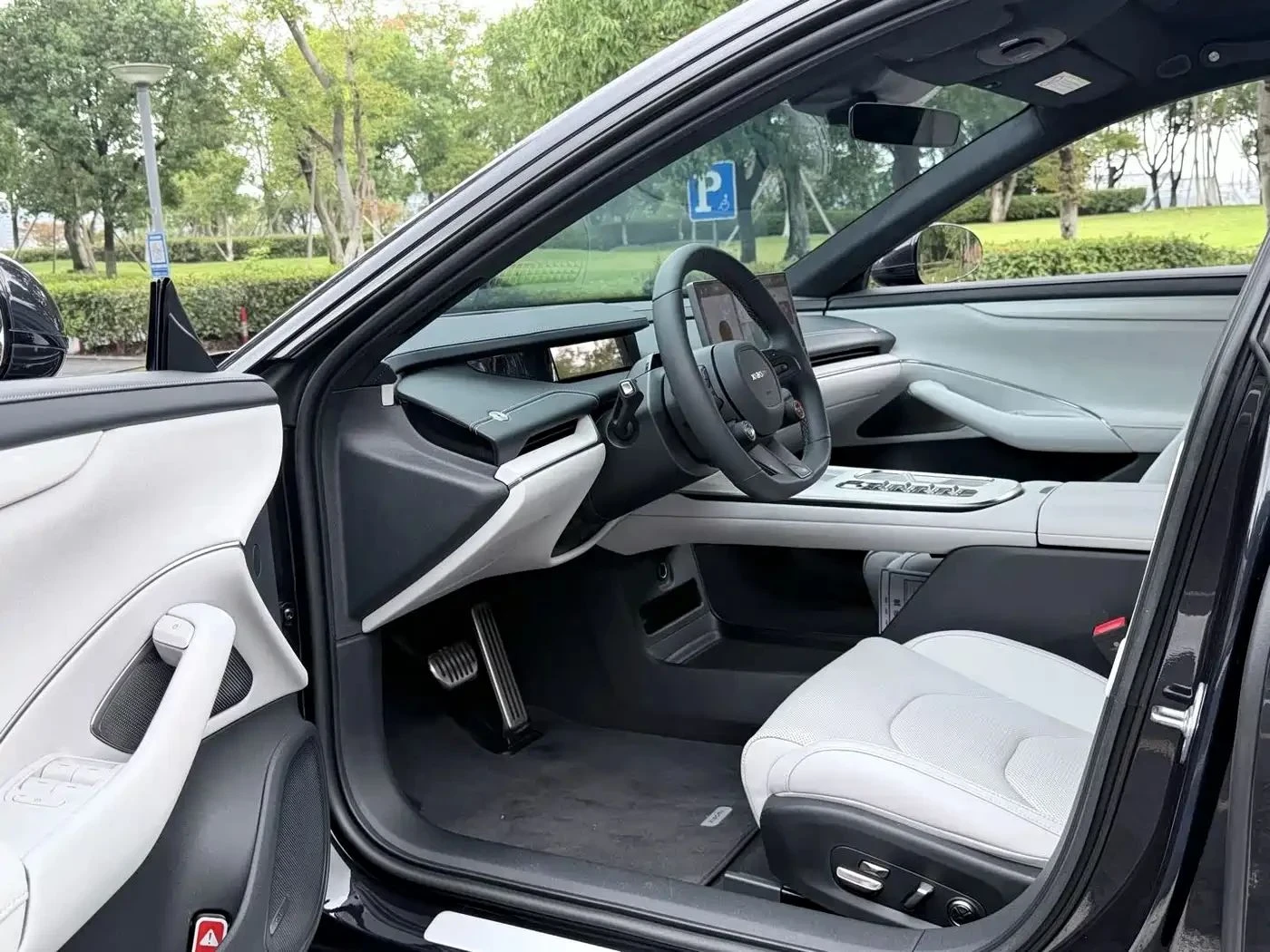 Xiaomi SU7, снимка 5 - Автомобили и джипове - 56711014