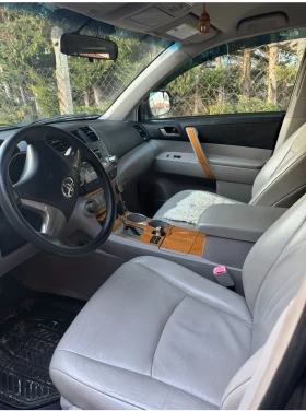 Обява за продажба на Toyota Highlander ~26 000 лв. - изображение 2