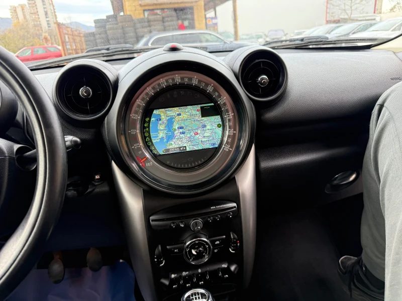 Mini Countryman 1.6 D 90 kc Навигация, снимка 11 - Автомобили и джипове - 48037602