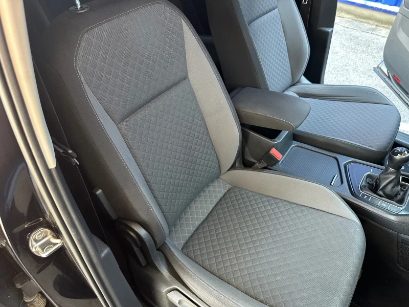 VW Tiguan 1.6TDI, снимка 13 - Автомобили и джипове - 50909573