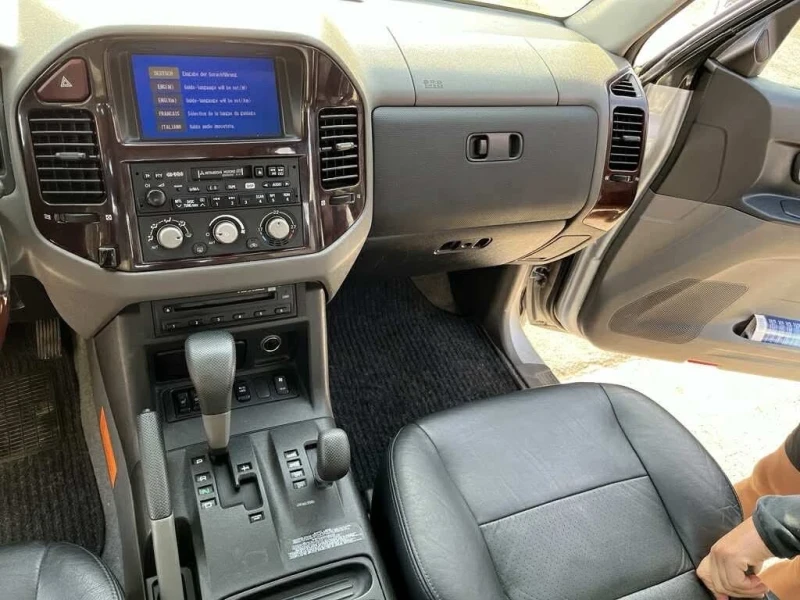 Mitsubishi Pajero, снимка 8 - Автомобили и джипове - 52420372