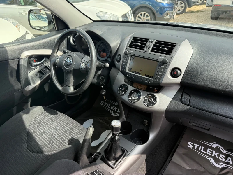 Toyota Rav4 Дизел, снимка 7 - Автомобили и джипове - 52630516