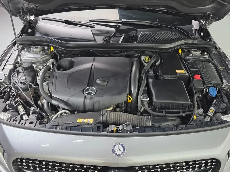 Mercedes-Benz GLA 200 D 4Matic, снимка 6 - Автомобили и джипове - 56093663