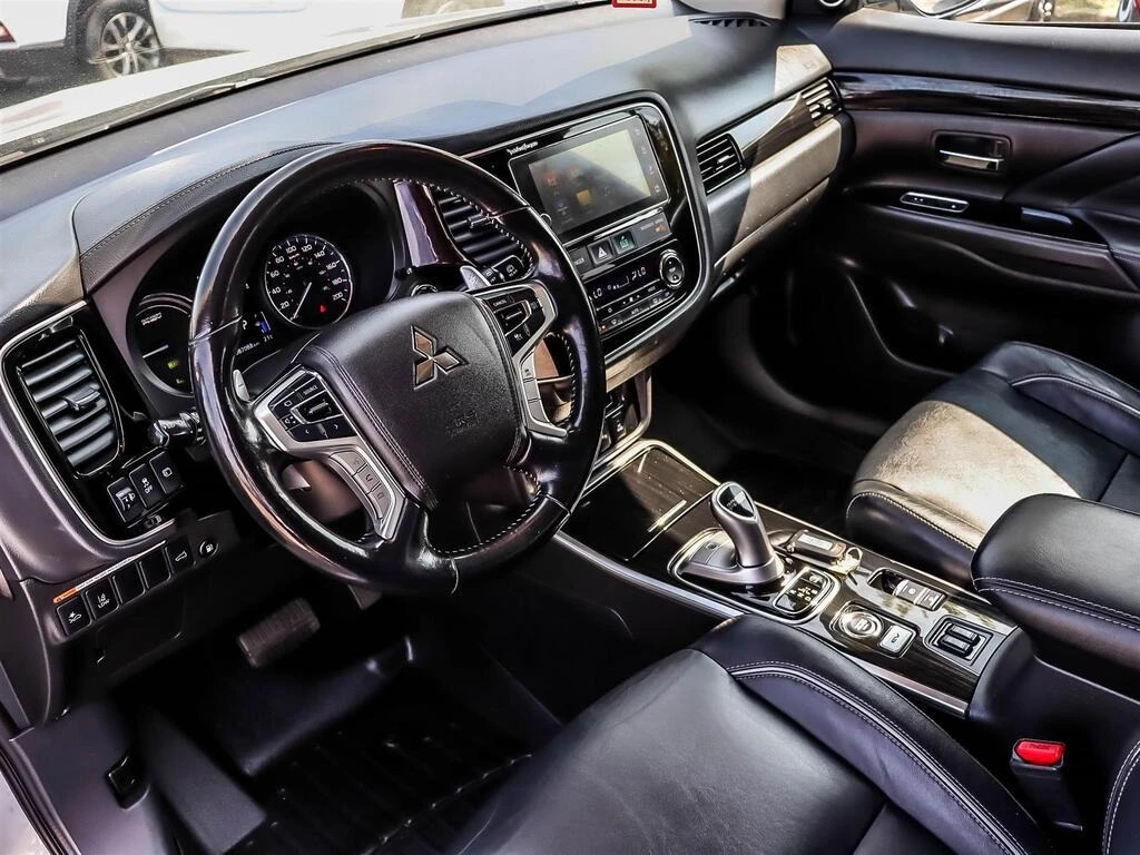 Mitsubishi Outlander PHEV * * CARFAX * * АВТО КРЕДИТ * *  - изображение 6