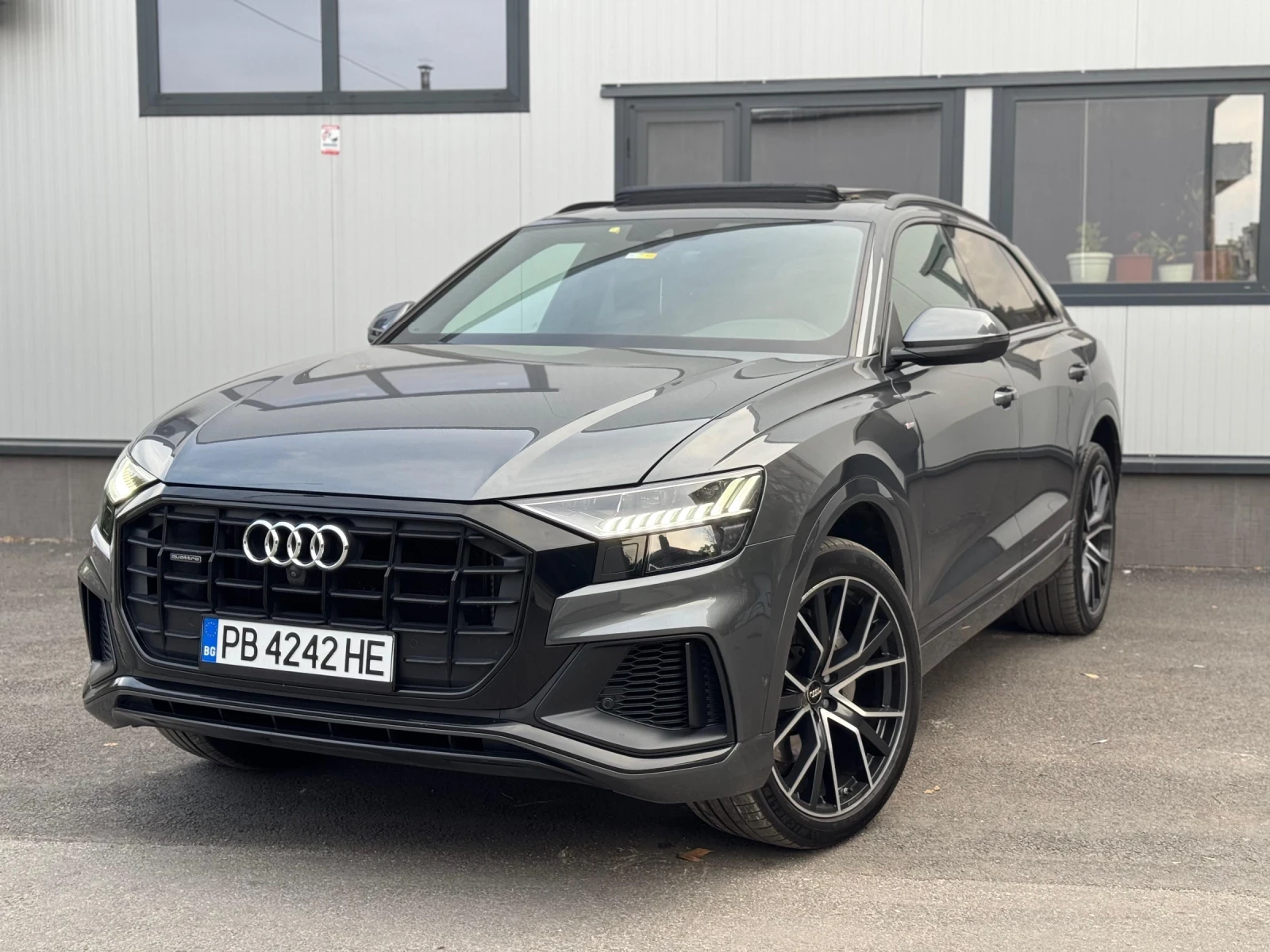 Audi Q8 Shadow-line + Sline, снимка 2 - Автомобили и джипове - 53460277