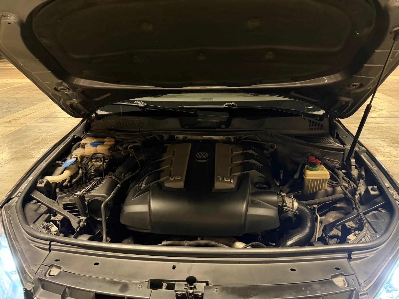 VW Touareg, снимка 13 - Автомобили и джипове - 54748464
