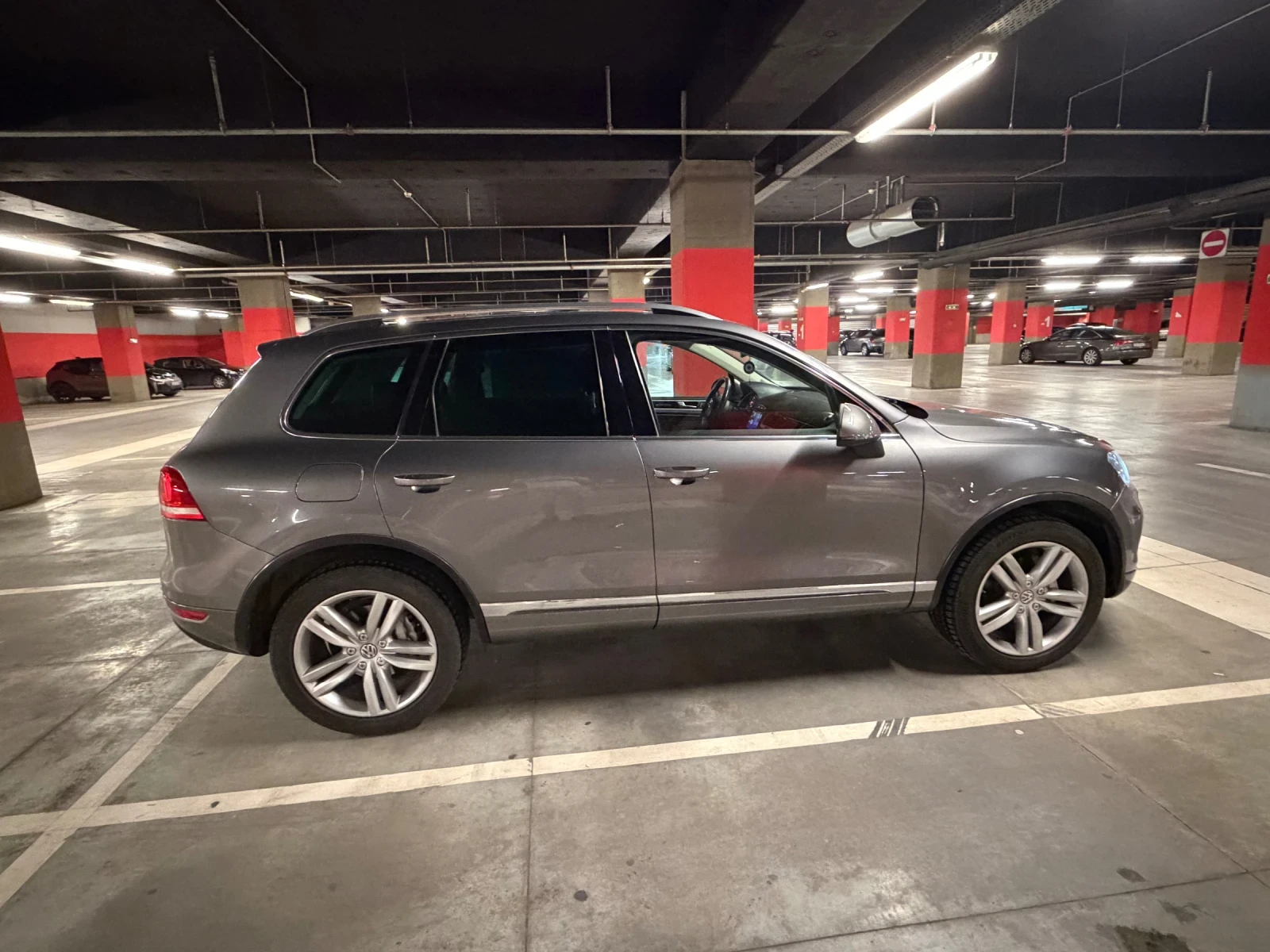 VW Touareg, снимка 10 - Автомобили и джипове - 54748464