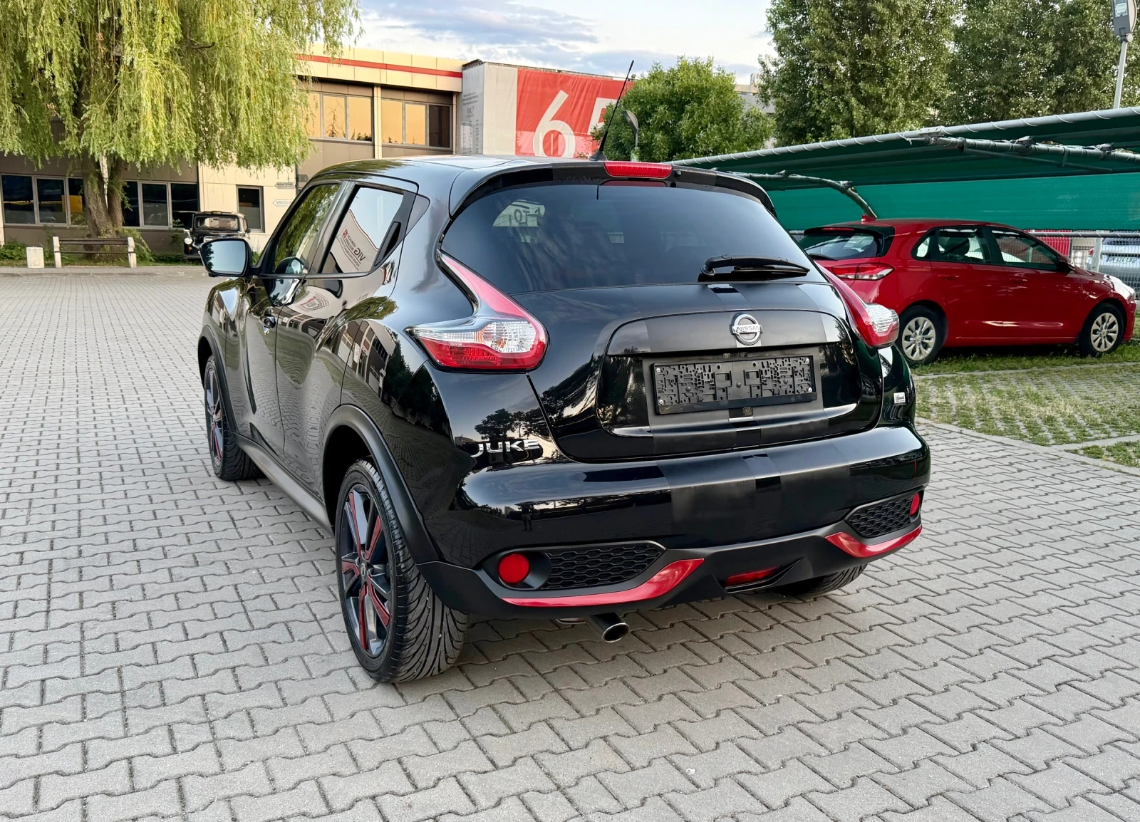 Nissan Juke 1.6Т * НАВИ * 360 камера * КОЖА * РЪЧНИ СКОРОСТИ *, снимка 3 - Автомобили и джипове - 55217718