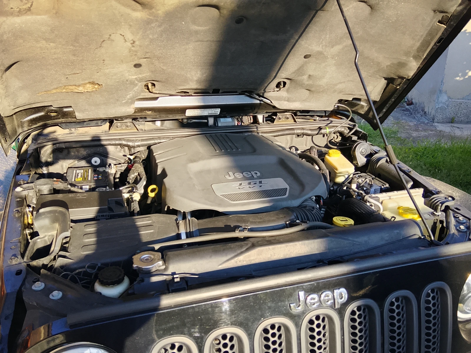 Jeep Wrangler Sahara  | Mobile.bg � ����������� 12