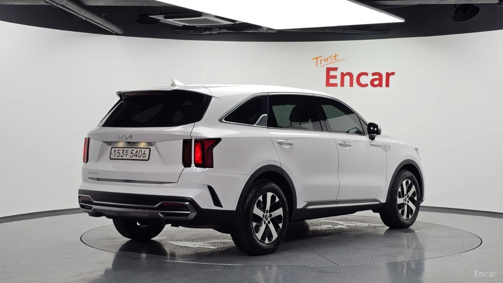 Kia Sorento Trendy* 2.5T* DISTRONIC* ПОДГРЕВ* КАМЕРА* , снимка 3 - Автомобили и джипове - 55595241