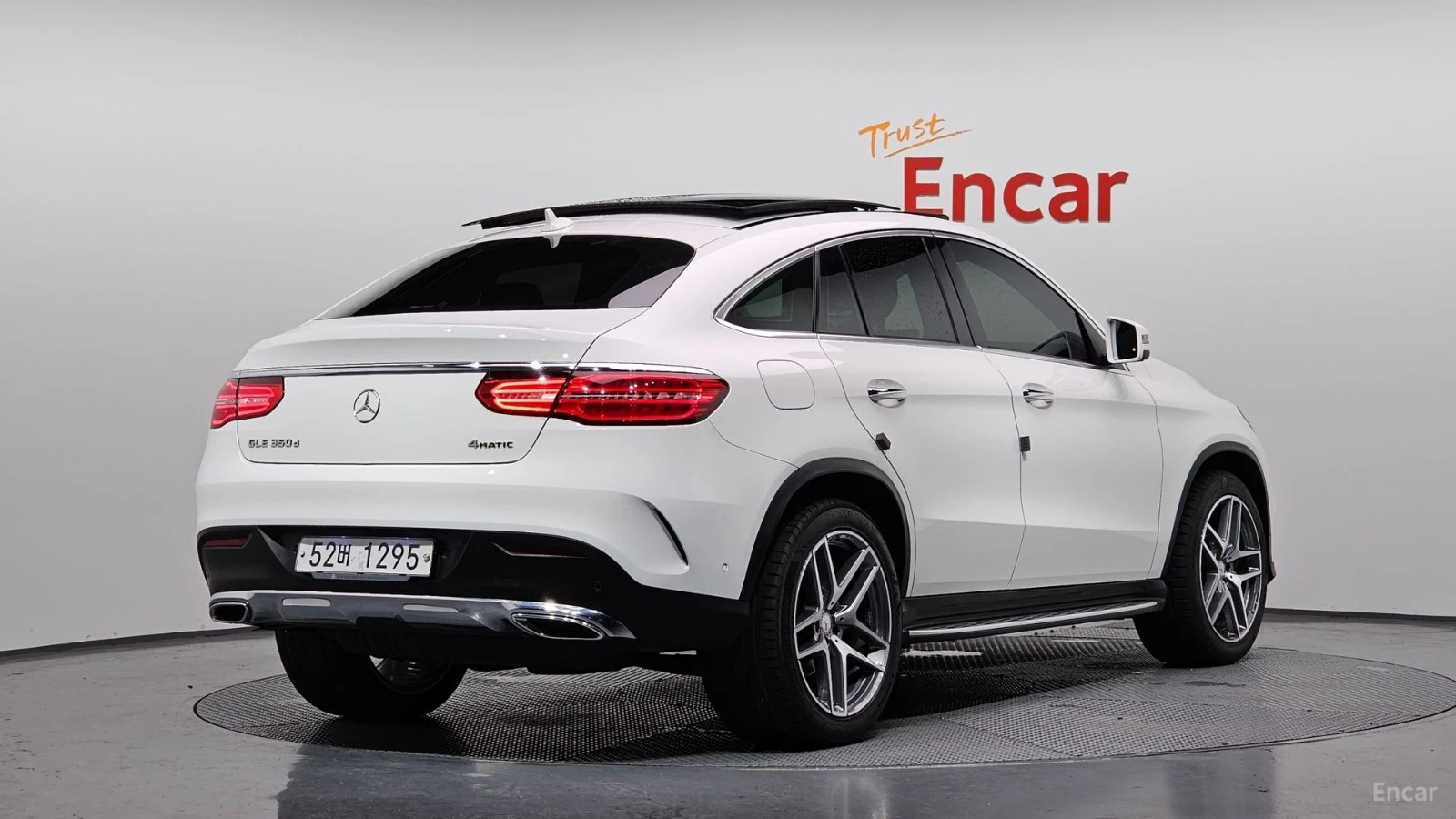 Mercedes-Benz GLE 350d 4MATIC COUPE* МОНИТОРИ* КОЖА* НАВИ* ПАНО, снимка 2 - Автомобили и джипове - 55596401