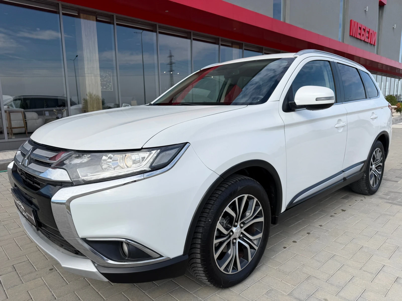 Mitsubishi Outlander 2.2 DI-D FULL 6+ 1 / 4X4 / KOJA / NAVI / CAMERA