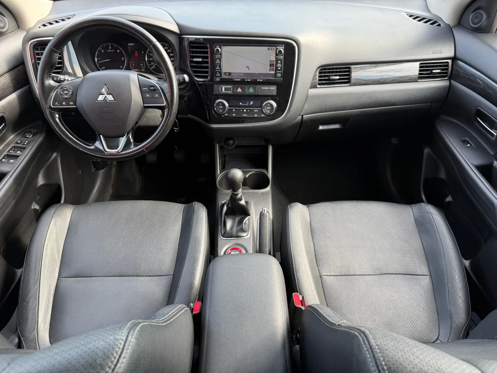 Mitsubishi Outlander 2.2 DI-D FULL 6+ 1 / 4X4 / KOJA / NAVI / CAMERA, снимка 8 - Автомобили и джипове - 56141063