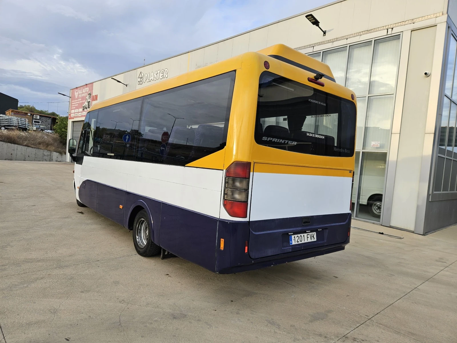 Mercedes-Benz Sprinter 616 30 места, климатик - изображение 6