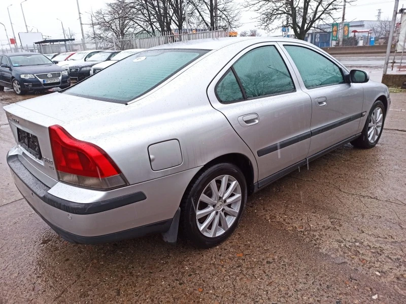 Volvo S60 2.4D5, снимка 4 - Автомобили и джипове - 39295287