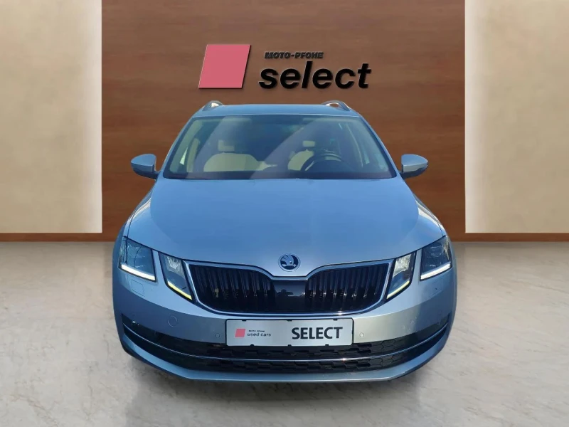 Skoda Octavia 2.0 TDI, снимка 2 - Автомобили и джипове - 48696354