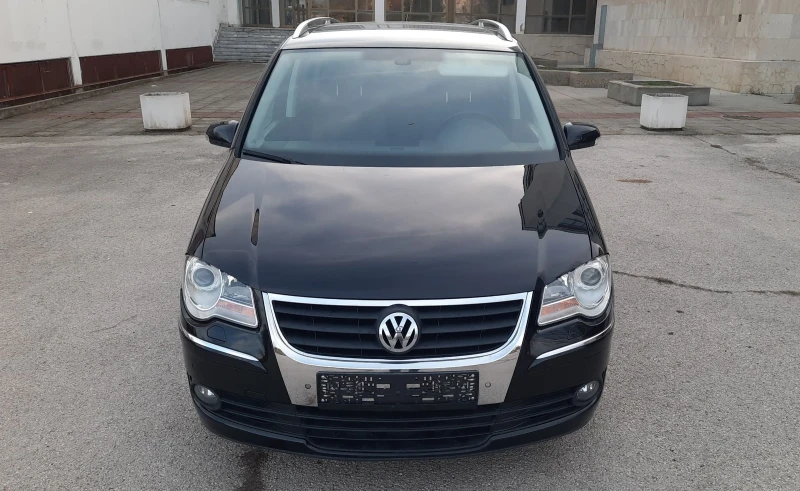 VW Touran 2.0TDI HIGHLINE 6+ 1, снимка 2 - Автомобили и джипове - 49438855