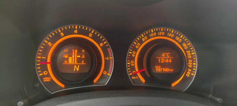 Toyota Auris 1, 6 бензин / газ, снимка 8 - Автомобили и джипове - 52650249