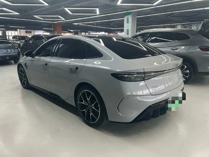 BYD Seal 4x4 80.64KWH 492 km, снимка 4 - Автомобили и джипове - 52862123